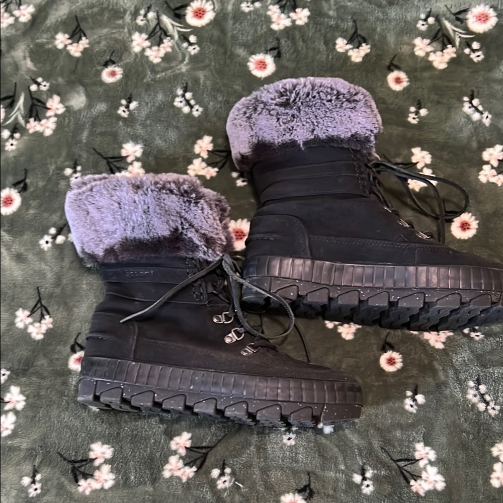 Like New! Sperry Black Suede leather Winter/Fall Snow Boots